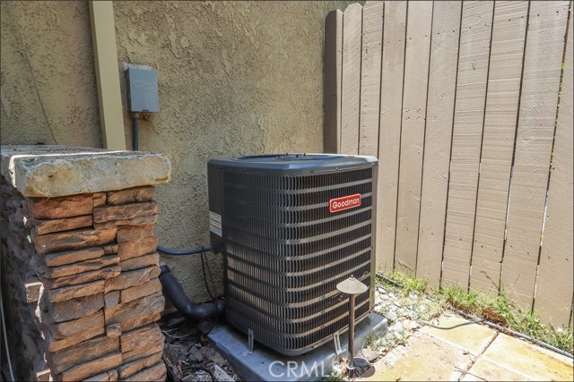 21312 Tupelo Lane, Lake Forest CA: https://media.crmls.org/medias/001c5d7a-6f40-4633-bd62-099736468938.jpg