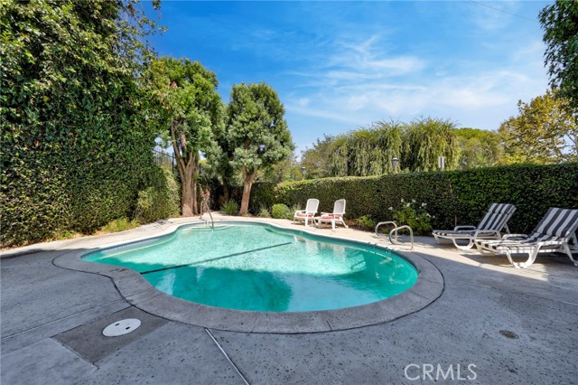 4249 LONGRIDGE Avenue, Studio City CA: https://media.crmls.org/medias/001cbba4-e24d-4fd4-902b-203a70c45ae5.jpg