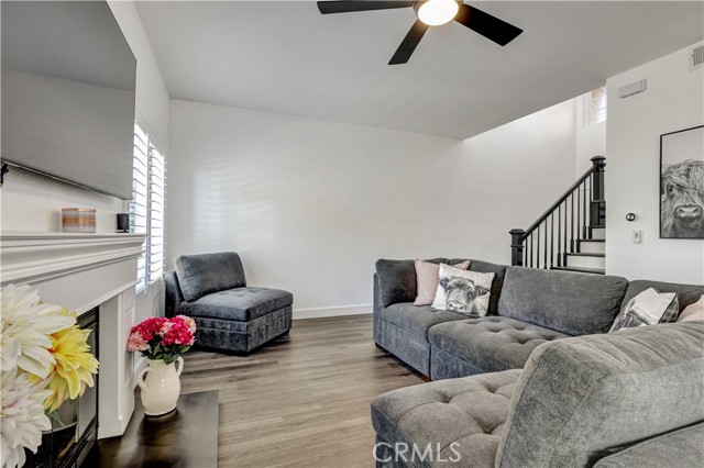 Detail Gallery Image 15 of 50 For 28102 Bobwhite #3,  Saugus,  CA 91350 - 3 Beds | 2/1 Baths