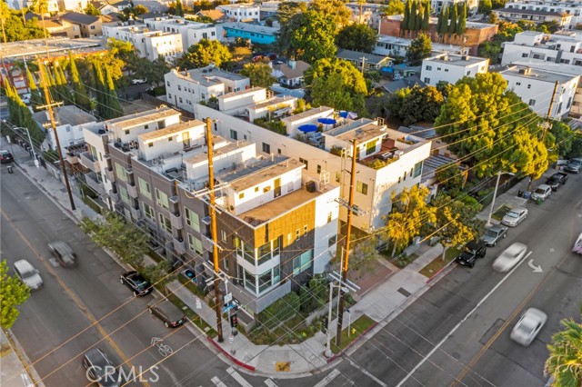 Detail Gallery Image 33 of 36 For 6072 W Studio Ct, Los Angeles,  CA 90038 - 3 Beds | 3/1 Baths