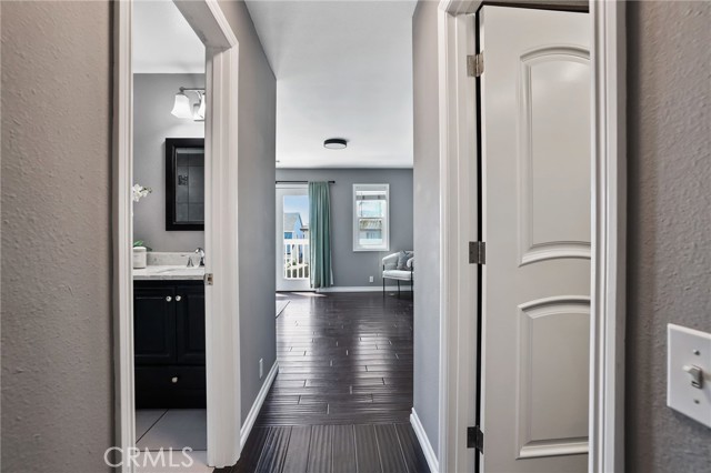 715 Oceanhill Drive, Huntington Beach CA: https://media.crmls.org/medias/001e56ba-c44a-4427-b8b0-d8602057c058.jpg