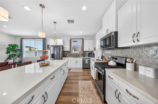 Detail Gallery Image 21 of 63 For 36316 Beacon Light Way, Wildomar,  CA 92595 - 4 Beds | 3 Baths