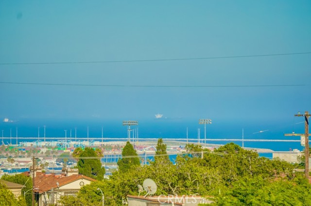 1239 S Patton Avenue, San Pedro CA: https://media.crmls.org/medias/00206acf-e351-4ca3-b13e-9081d075931b.jpg