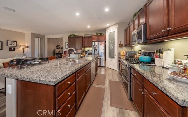 34664 Bella Vista Drive, Yucaipa CA: https://media.crmls.org/medias/0020e77b-0f77-4c20-b952-11b47300f711.jpg