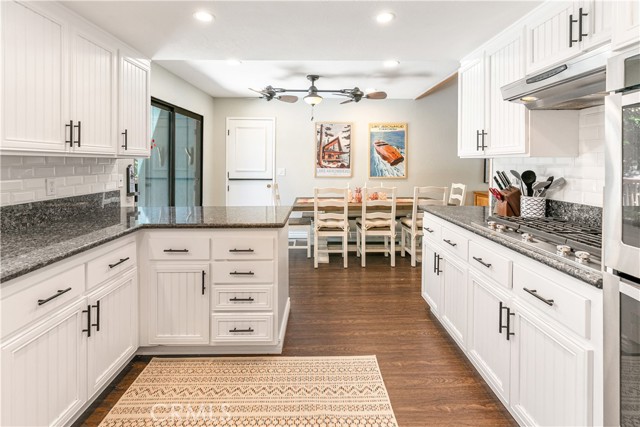 248 Hemlock Drive, Lake Arrowhead CA: https://media.crmls.org/medias/00212463-6095-4b3d-a07f-c6577a9da7f4.jpg