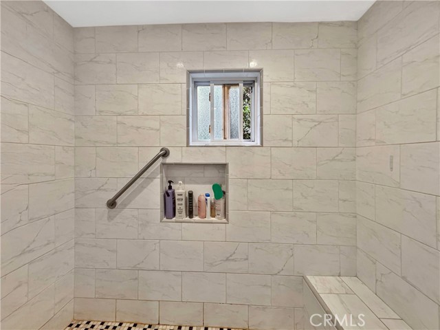 7736 Sugar Drive, Huntington Beach CA: https://media.crmls.org/medias/00216921-a0bc-42d8-9672-d42c51d2f048.jpg