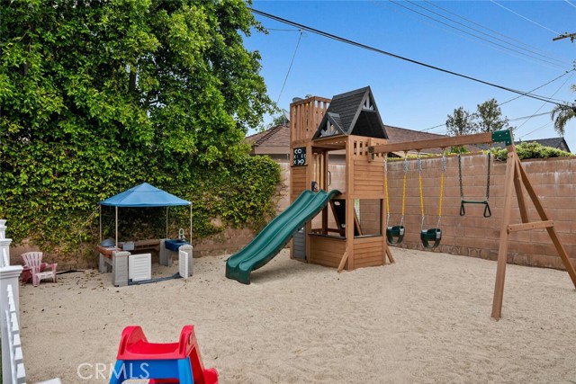 Image 37 of 42 For 22939 Lull Street