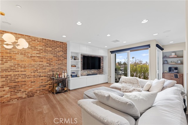 Detail Gallery Image 23 of 51 For 1530 Greenwich Way, Costa Mesa,  CA 92627 - 2 Beds | 3/1 Baths