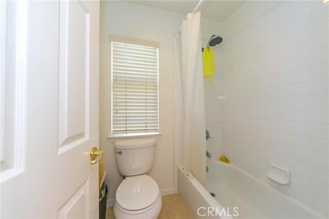 Detail Gallery Image 7 of 9 For 2889 Plaza Del Amo #125,  Torrance,  CA 90503 - 4 Beds | 3 Baths