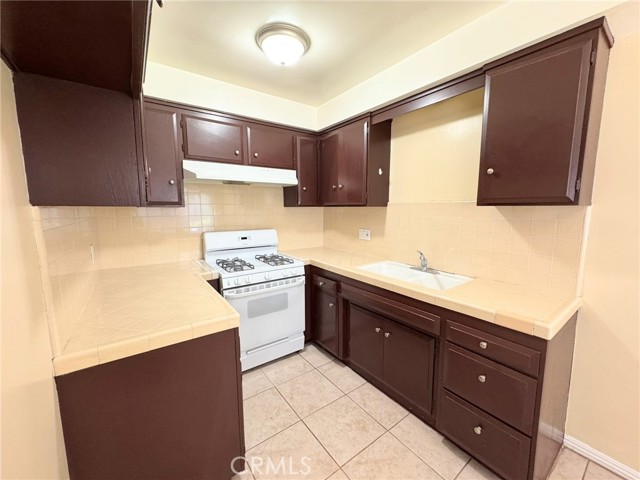 418 N Marguerita Avenue, Alhambra CA: https://media.crmls.org/medias/00249b2e-f8e1-4dc7-85e3-a47f4db8eddf.jpg