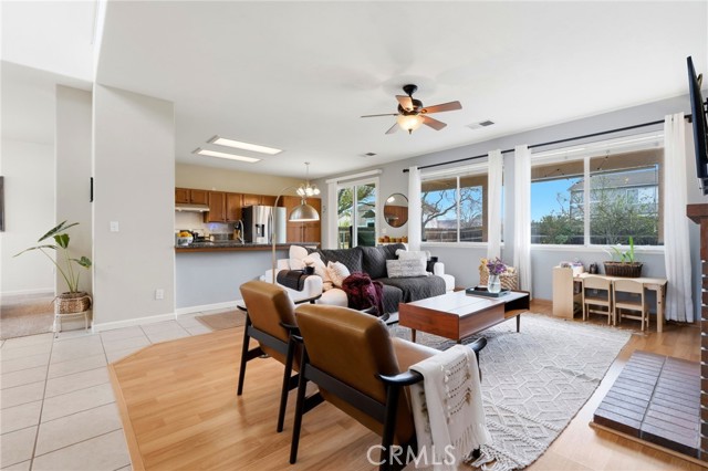 Detail Gallery Image 11 of 56 For 903 W Sandstone Ct, Hanford,  CA 93230 - 4 Beds | 3 Baths