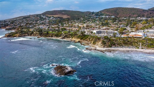 330 Cliff Drive, Laguna Beach CA: https://media.crmls.org/medias/0026e19c-cafb-458c-8c74-4a50c699fc46.jpg