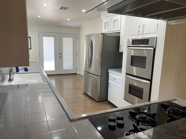 Detail Gallery Image 11 of 19 For 5301 Bluebell Ave, Valley Village,  CA 91607 - 3 Beds | 2 Baths