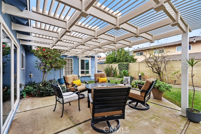 Detail Gallery Image 17 of 25 For 5851 Wellson Dr, Cypress,  CA 90630 - 3 Beds | 3 Baths