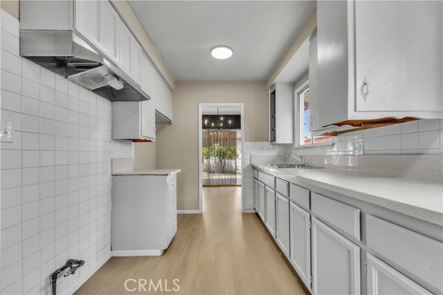 13149 Roscoe Boulevard photo 7