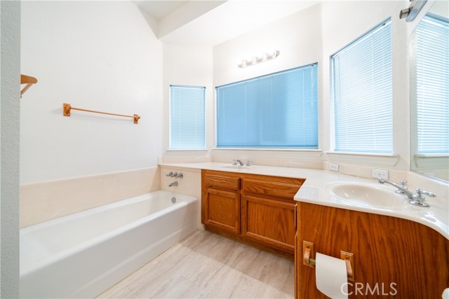 17157 Hacienda Boulevard, California City CA: https://media.crmls.org/medias/0027d457-d363-4df7-93b1-bce76bdc905f.jpg