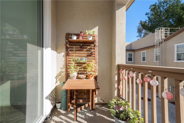 Detail Gallery Image 10 of 32 For 281 N Mar Vista Ave #8,  Pasadena,  CA 91106 - 3 Beds | 3/1 Baths
