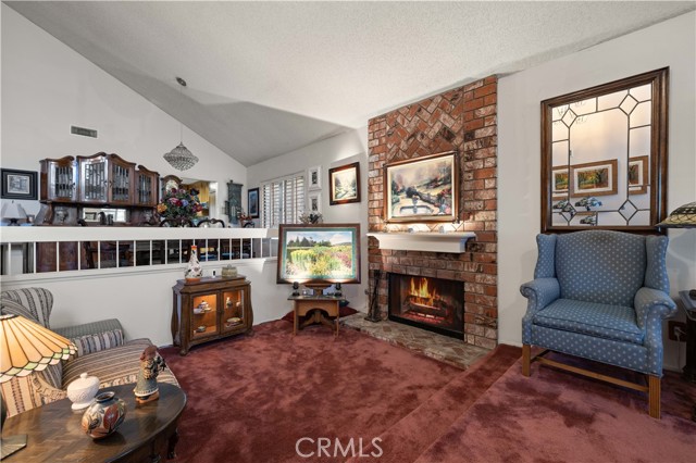 Detail Gallery Image 3 of 22 For 24103 Clearbank, Newhall,  CA 91321 - 4 Beds | 3 Baths