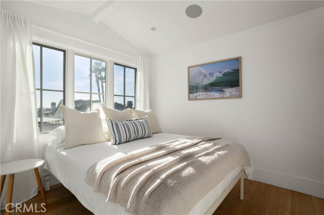 Detail Gallery Image 49 of 65 For 400 40th Street, Newport Beach,  CA 92663 - 7 Beds | 6/2 Baths