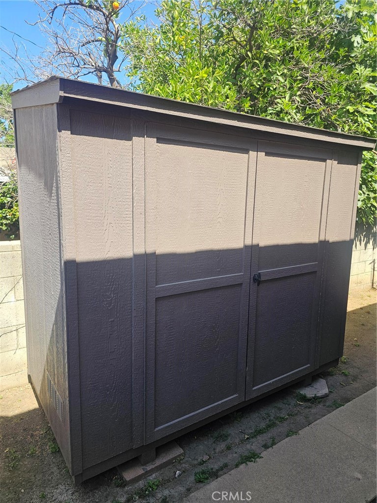 https://media.crmls.org/medias/002afa3f-3726-4fa9-9585-6e9cfbe37eb0.jpg?preset=X-Large