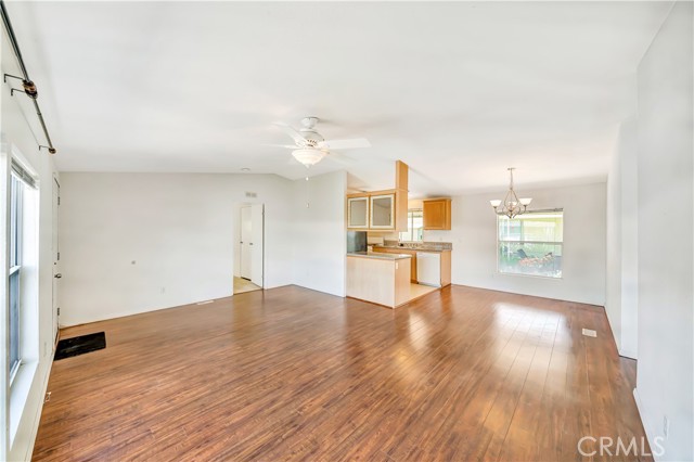 Detail Gallery Image 4 of 52 For 24 Gitana Ave #164,  Camarillo,  CA 93012 - 3 Beds | 2 Baths