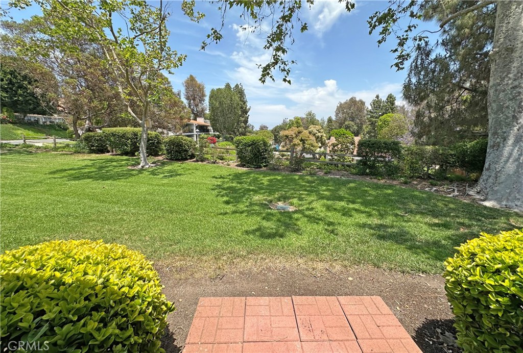 https://media.crmls.org/medias/002c5092-78df-4e3c-8c83-c58895411914.jpg?preset=X-Large