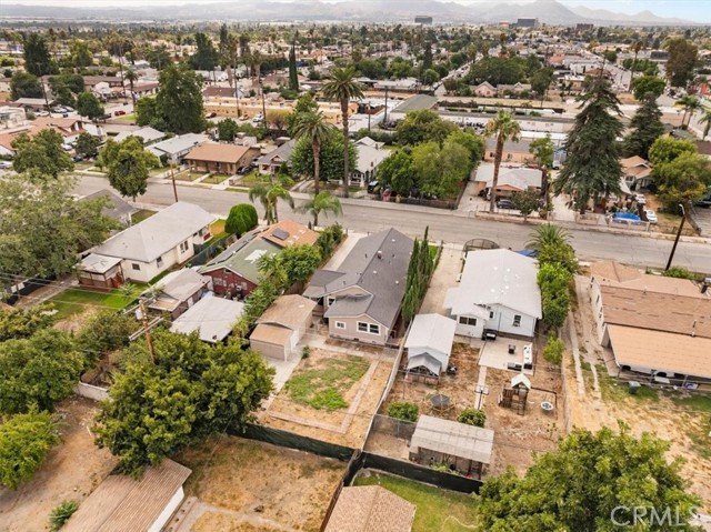 464 W 14th Street, San Bernardino CA: https://media.crmls.org/medias/002dce77-3542-4546-be3f-d1ce576d04ac.jpg
