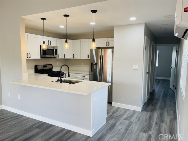 Detail Gallery Image 2 of 17 For 1054 W 23rd St, San Pedro,  CA 90731 - 5 Beds | 4 Baths