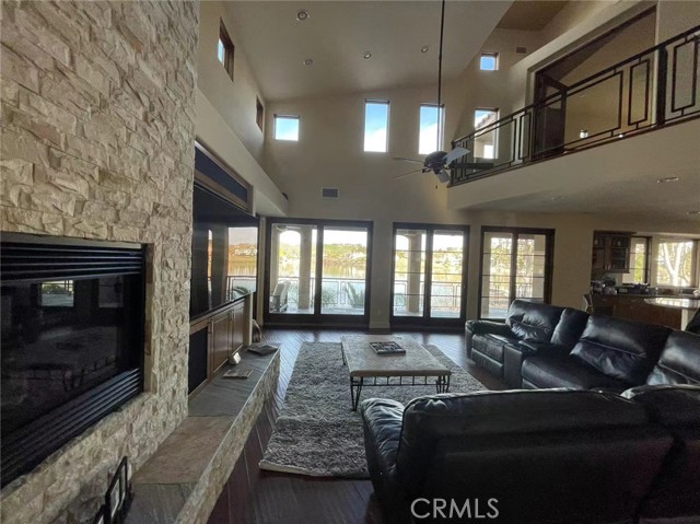 Detail Gallery Image 14 of 16 For 22322 Whirlaway Ct, Canyon Lake,  CA 92587 - 4 Beds | 4/2 Baths