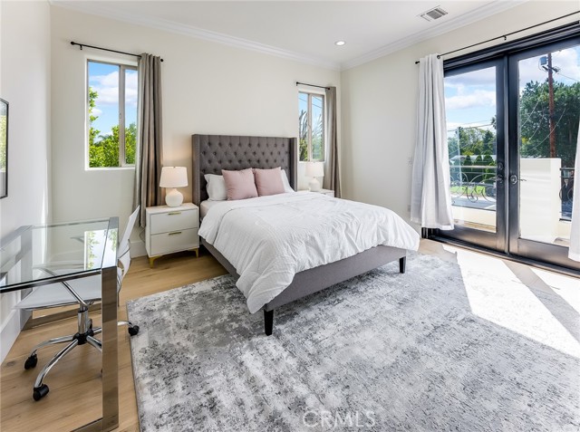 23123 Oxnard Street, Woodland Hills CA: https://media.crmls.org/medias/002fb7f4-18d4-4c46-bbce-91f6c9bfd9ab.jpg