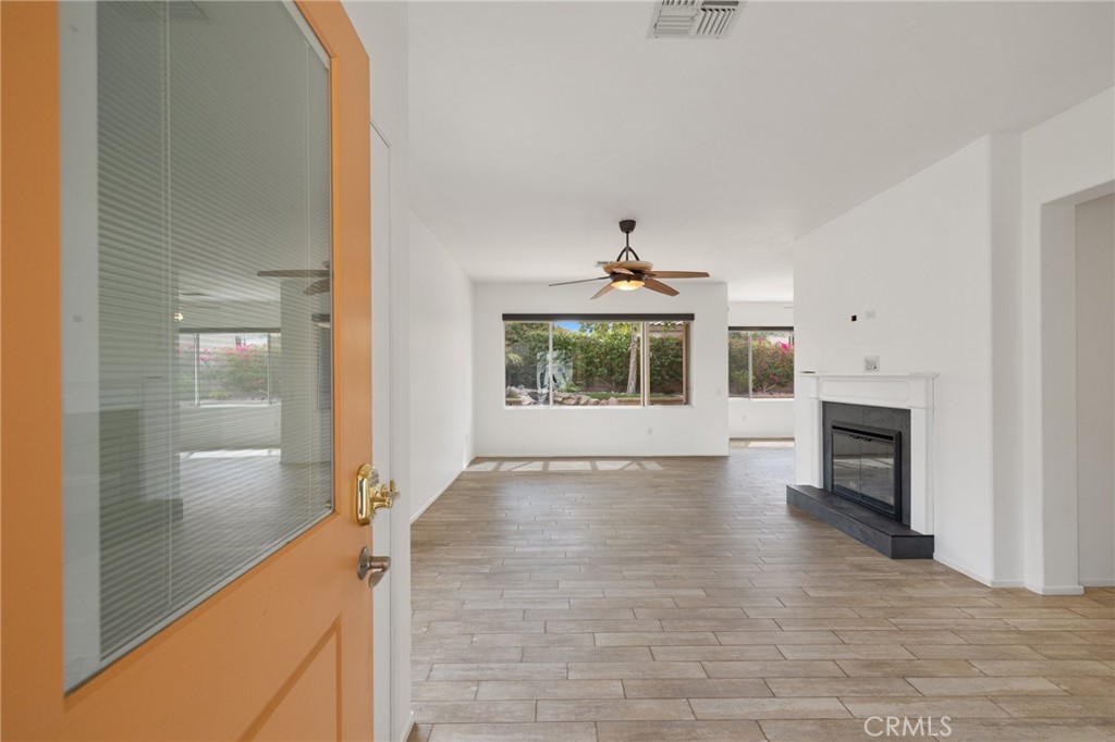 MLS #OC25096888 img 4