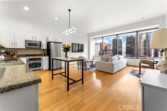 Detail Gallery Image 2 of 37 For 1100 Wilshire Bld #2608,  Los Angeles,  CA 90017 - 1 Beds | 1 Baths