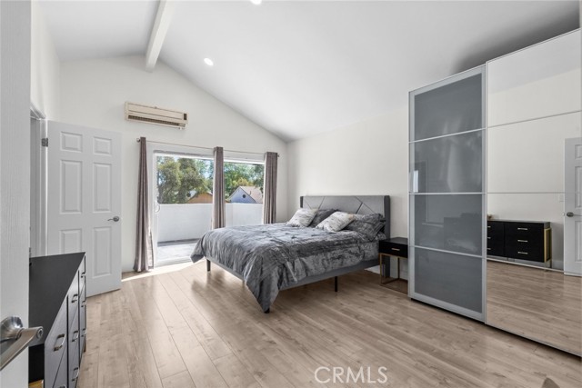 22835 Styles Street, Woodland Hills CA: https://media.crmls.org/medias/00318626-5e84-46b0-8960-68668d290215.jpg