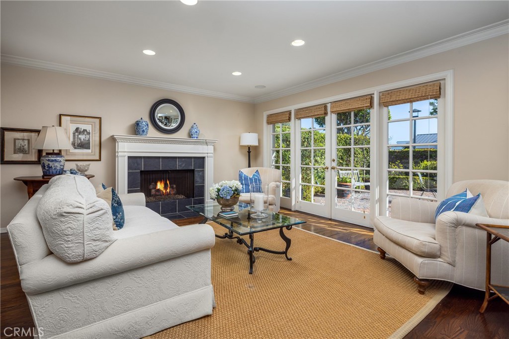 https://media.crmls.org/medias/003194b7-af16-4f15-b64e-0af31df596d3.jpg?preset=X-Large