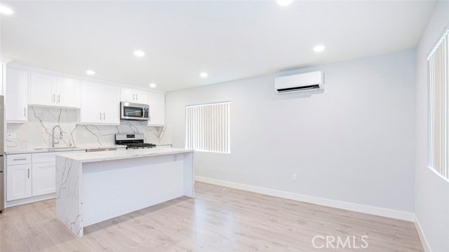 Detail Gallery Image 3 of 18 For 12558 1/2 Vanowen St, North Hollywood,  CA 91605 - 1 Beds | 1 Baths