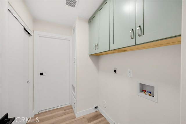 Detail Gallery Image 12 of 21 For 2022 Orangeview Ln, Orange,  CA 92867 - 3 Beds | 2 Baths