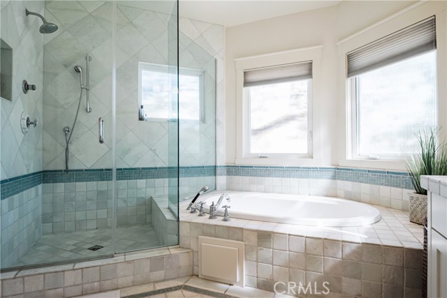 233 5th Street, Manhattan Beach, California 90266, 3 Bedrooms Bedrooms, ,3 BathroomsBathrooms,Residential,Sold,5th,SB22036248