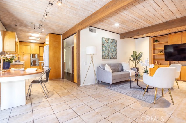 Detail Gallery Image 14 of 44 For 17442 Horace St, Granada Hills,  CA 91344 - 3 Beds | 3 Baths