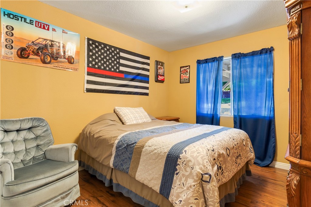 https://media.crmls.org/medias/00355e03-c383-46e6-b3ea-023a114f92d1.jpg?preset=X-Large