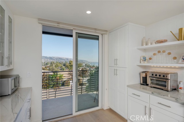 Detail Gallery Image 6 of 53 For 274 Grandview, Laguna Beach,  CA 92651 - 7 Beds | 7 Baths
