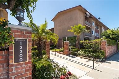 Detail Gallery Image 3 of 44 For 12200 Montecito Rd #D221,  Seal Beach,  CA 90740 - 2 Beds | 2 Baths
