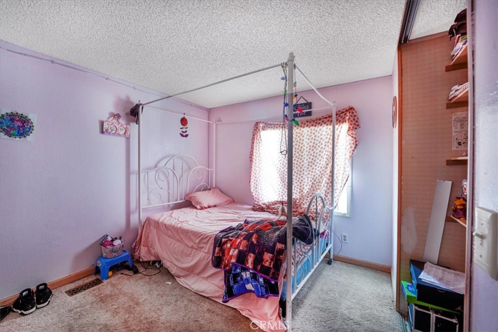 https://media.crmls.org/medias/00364d19-7e56-4c46-a057-d11a8dbcc52e.jpg?preset=X-Large