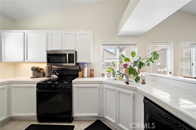 Detail Gallery Image 9 of 25 For 26469 Portola, Mission Viejo,  CA 92692 - 2 Beds | 2 Baths