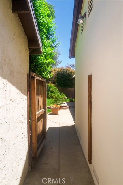 Detail Gallery Image 34 of 41 For 14837 Hart Street, Van Nuys,  CA 91405 - 2 Beds | 2 Baths