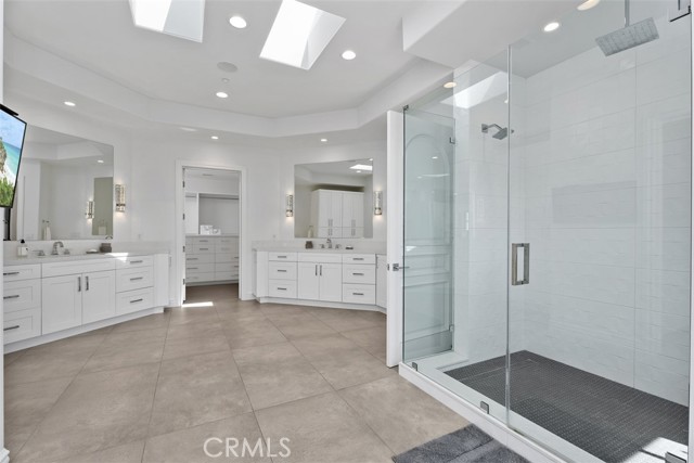 2 Gallery Place, Newport Coast CA: https://media.crmls.org/medias/0037daae-fcaa-4b41-9a3f-4aa7a6bfa635.jpg