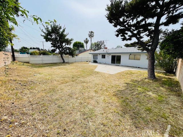 Detail Gallery Image 27 of 27 For 9722 Geyser Ave, Northridge,  CA 91324 - 3 Beds | 2 Baths