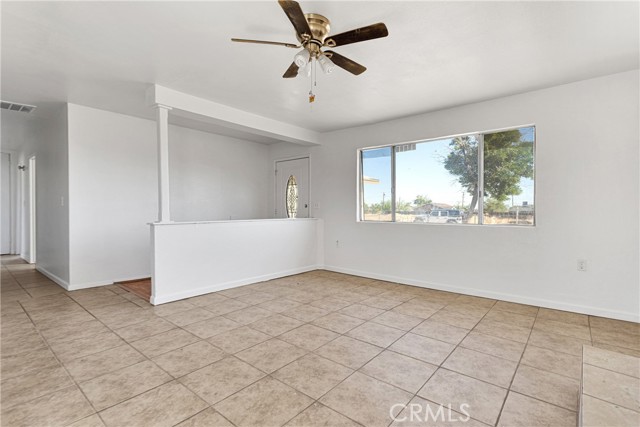 Detail Gallery Image 9 of 42 For 11845 Yates Ave, Adelanto,  CA 92301 - 3 Beds | 2 Baths