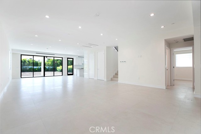 6426 Varna Avenue, Van Nuys CA: https://media.crmls.org/medias/0038546e-edf5-4434-b8f7-3bd97bed139b.jpg