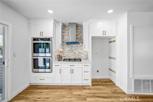 Detail Gallery Image 12 of 33 For 6119 Longridge Ave, Valley Glen,  CA 91401 - 3 Beds | 3 Baths