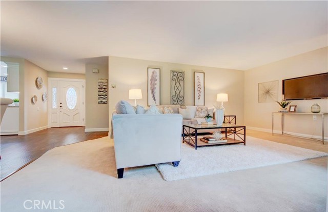 2405 Via Mariposa W, Laguna Woods CA: https://media.crmls.org/medias/003b1340-1099-4b4b-bb3d-f1bfd9dded19.jpg